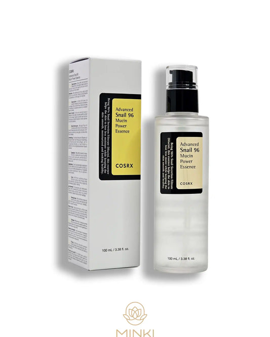 COSRX Advanced Snail 96 Mucin Power Essence en su envase junto a la caja original