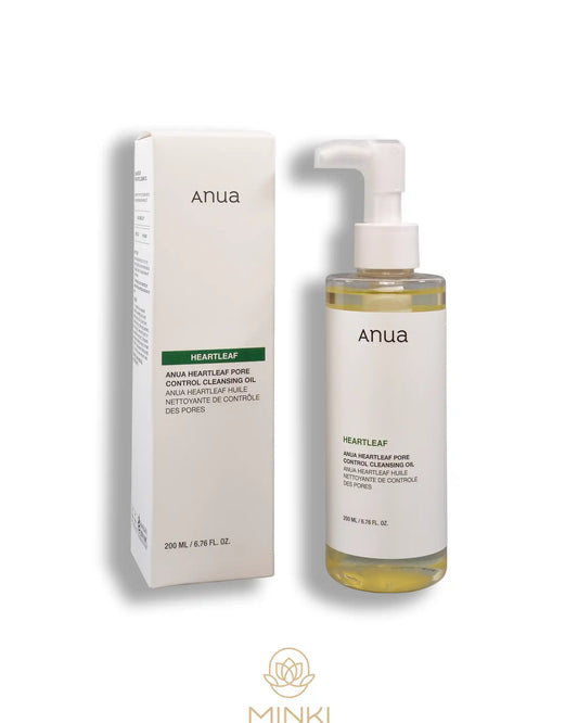 ANUA Heartleaf Pore Control Cleansing Oil en su envase junto a la caja original