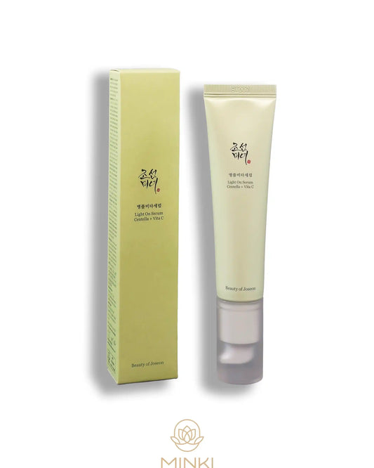 BEAUTY OF JOSEON Light On Centella + Vita C Serum en su envase junto a la caja original